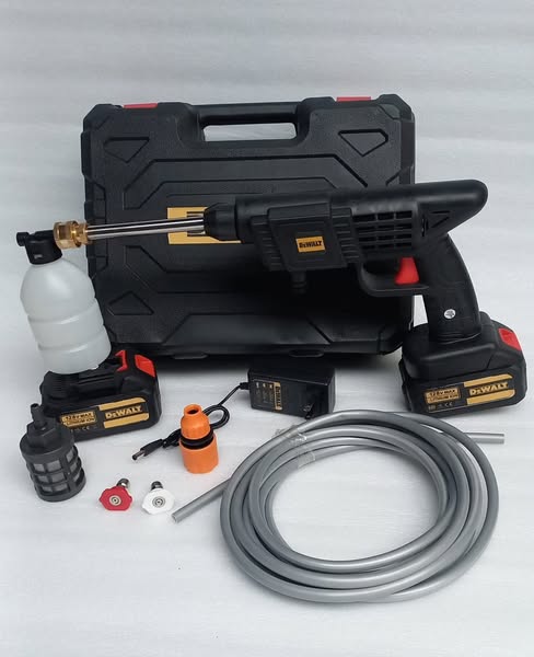 Waterjet Pro™ — Kit complet Hidrolavator portabil care elimină murdăria în câteva secunde, fără cabluri sau curent electric + 2 BATERII GRATUITE